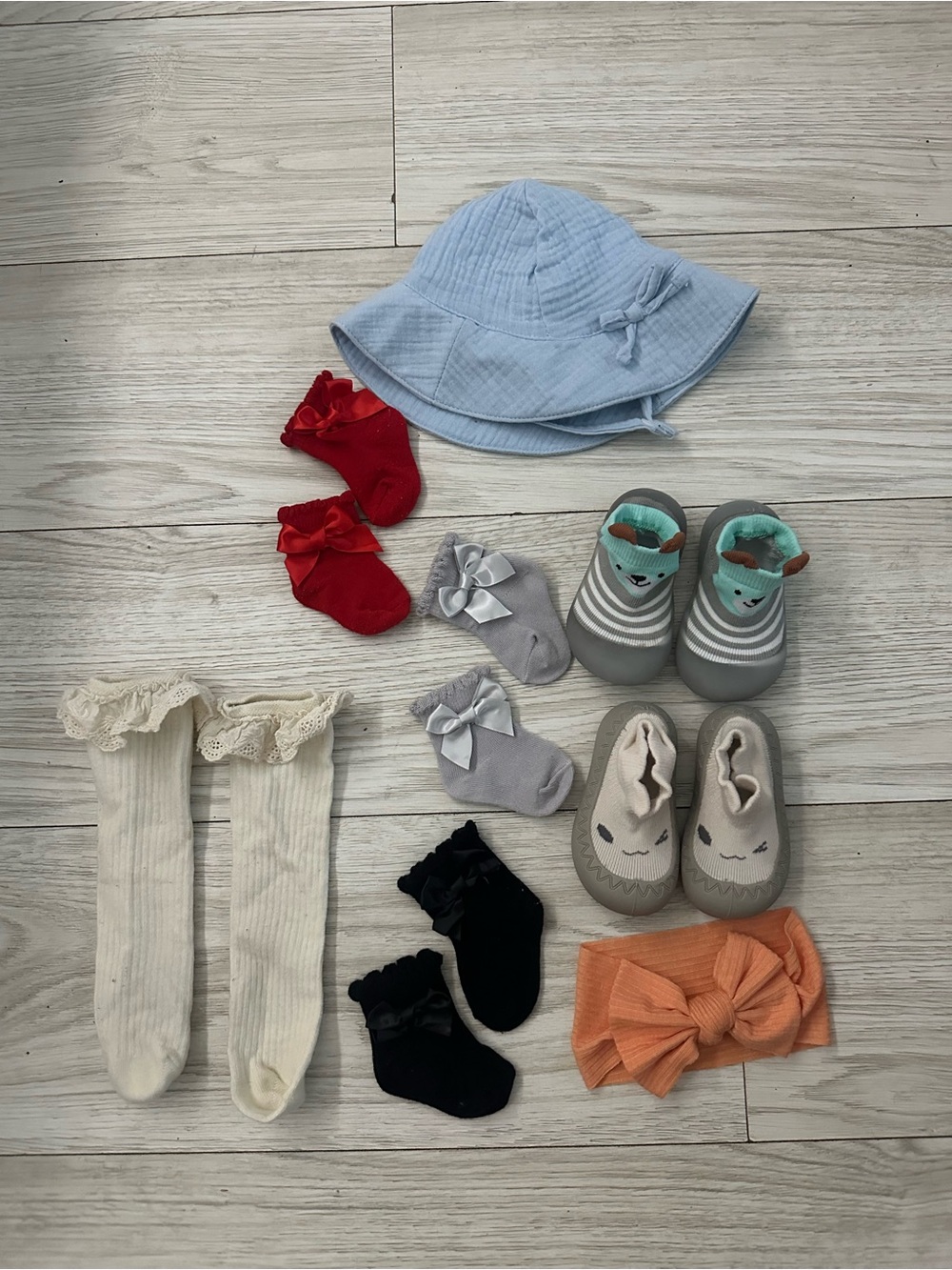 Kids Accessories Set - Light Blue Sun Hat with Assorted Socks & Headband